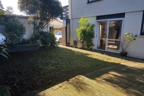 Photo of property in 2/7 Avonhead Road, Avonhead, Christchurch, 8042