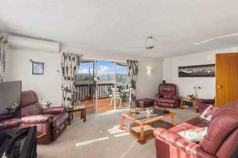 Photo of property in 29 Wisteria Grove, Maungaraki, Lower Hutt, 5010