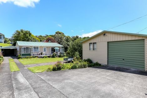 Photo of property in 30 Seaview Road, Marfell, New Plymouth, 4310