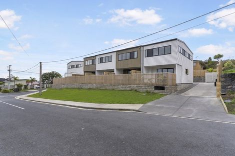 Photo of property in 4/35 Garadice Road, Rothesay Bay, Auckland, 0630