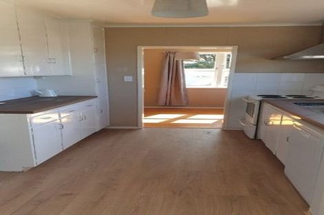 Photo of property in 81 Lauderdale Road, Birkdale, Auckland, 0626