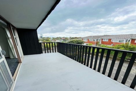 Photo of property in 3/8 Hart Road, Hauraki, Auckland, 0622