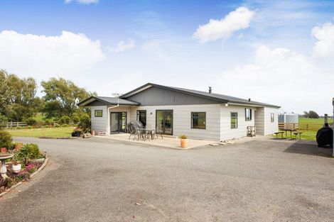 Photo of property in 1193 Taonui Road, Colyton, Feilding, 4775