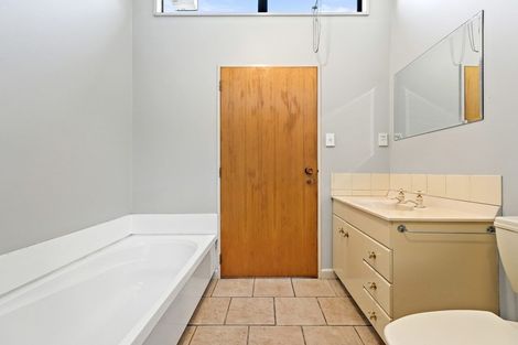 Photo of property in 33j Peverel Street, Riccarton, Christchurch, 8011