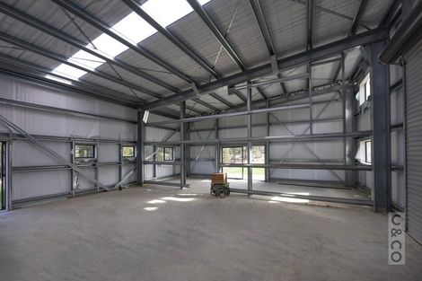 Photo of property in 22 Houkura Place, Taupaki, Henderson, 0782