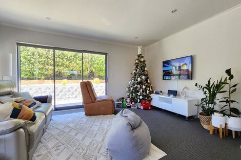 Photo of property in 260 Mark Avenue, Grenada Village, Wellington, 6037