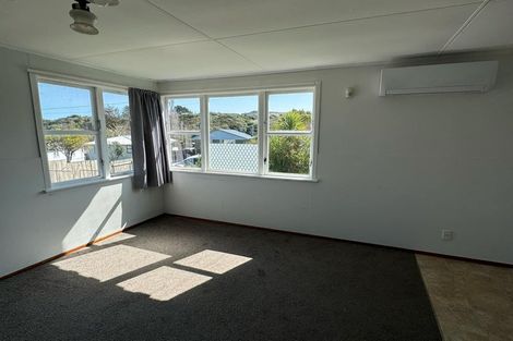 Photo of property in 72 Castor Crescent, Cannons Creek, Porirua, 5024