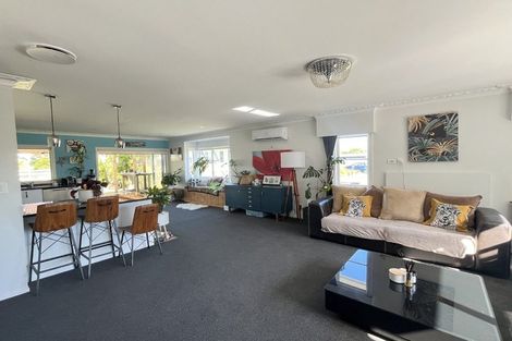 Photo of property in 998 Paerata Road, Paerata, Drury, 2676