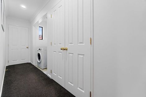 Photo of property in 12 Sunset Close, Western Heights, Hamilton, 3200