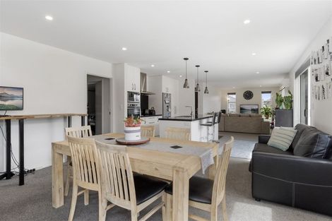 Photo of property in 15 Batty Street, Papamoa Beach, Papamoa, 3118