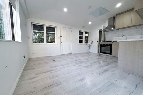 Photo of property in 22 Botany Road, Howick, Auckland, 2010