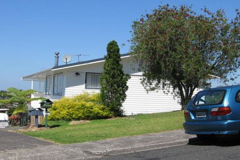 Photo of property in 1/29 Barker Rise, Northcross, Auckland, 0632