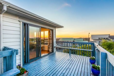 Photo of property in 6 Ettrick Grove, Papakowhai, Porirua, 5024