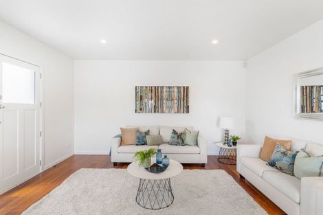 Photo of property in 2/117 Great South Road, Manurewa, Auckland, 2102