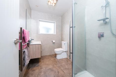 Photo of property in 102a San Marino Drive West, Henderson, Auckland, 0612