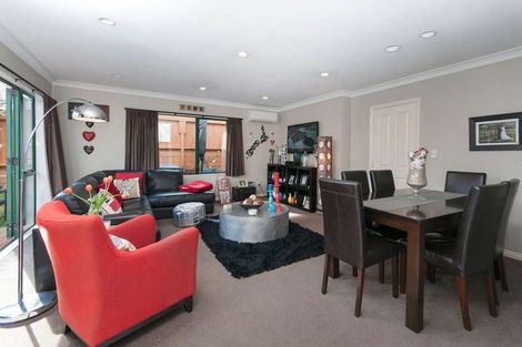 Photo of property in 2/70 Drake Street, Howick, Auckland, 2014