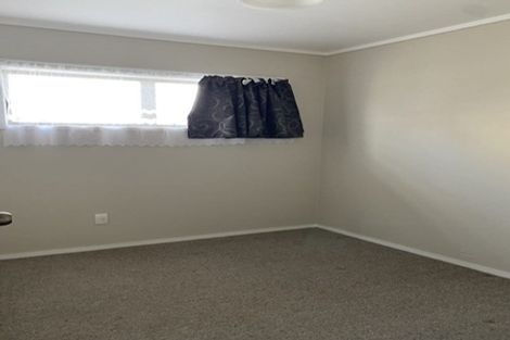 Photo of property in 2/86 Howe Street, Howick, Auckland, 2014