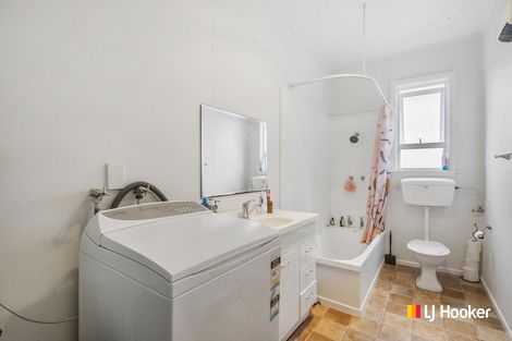 Photo of property in 23 Royal Crescent, Saint Kilda, Dunedin, 9012