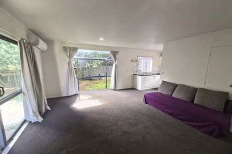 Photo of property in 344 Roscommon Road, Clendon Park, Auckland, 2103