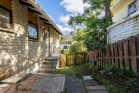 Photo of property in 1/7 Newstead Avenue, Browns Bay, Auckland, 0632