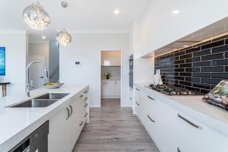 Photo of property in 9 Takurua Terrace, Orewa, 0931