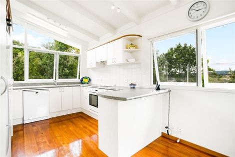 Photo of property in 13 Grendon Road, Titirangi, Auckland, 0604