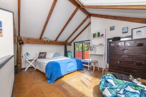 Photo of property in 53 Rayner Road, Piha, New Lynn, 0772