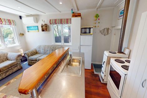 Photo of property in 647 Waitarere Beach Road, Waitarere Beach, Levin, 5510