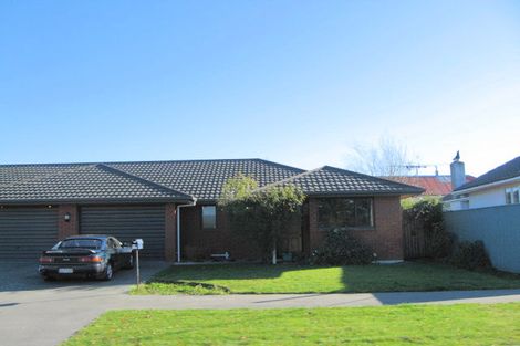 Photo of property in 2/41 Tyrone Street, Belfast, Christchurch, 8051