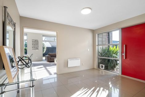 Photo of property in 73 Beach Road, North New Brighton, Christchurch, 8083