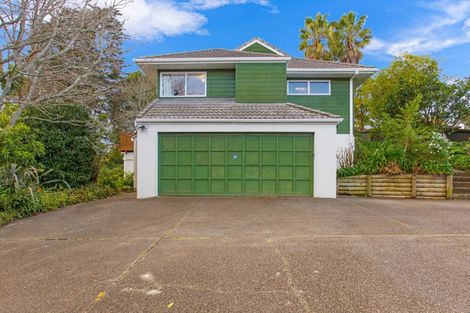 Photo of property in 23 Pinewood Grove, Botany Downs, Auckland, 2010