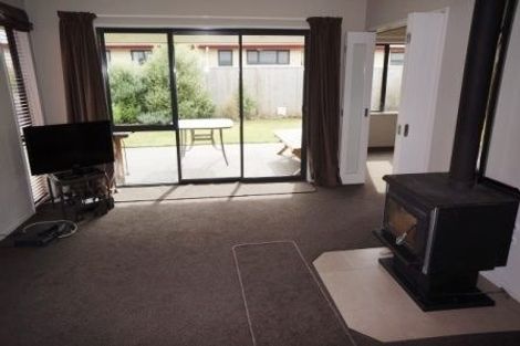 Photo of property in 27 Ashview Place, Rangiora, 7400