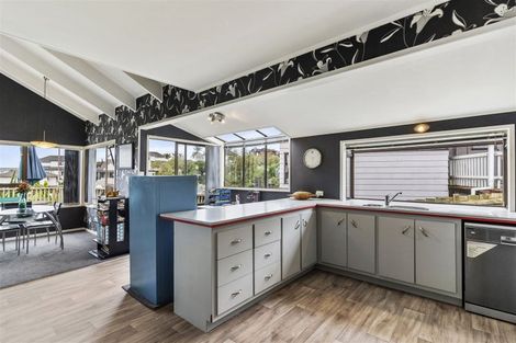 Photo of property in 1/15 Gwenand Place, Botany Downs, Auckland, 2010