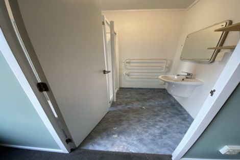 Photo of property in 3 Kelvin Grove, Te Aro, Wellington, 6011