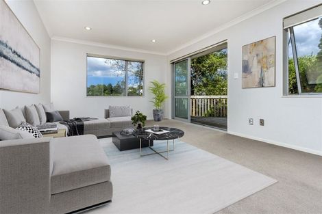 Photo of property in 44 Namsan Close, Fairview Heights, Auckland, 0632