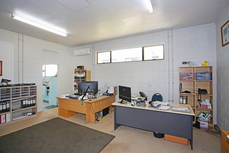 Photo of property in 580 Burtt Road, Runciman, Drury, 2578