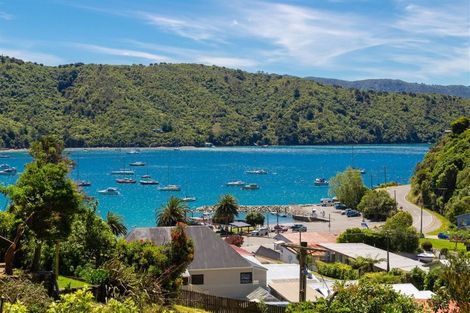 Photo of property in 15 Amelia Crescent, Waikawa, Picton, 7220
