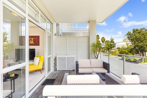 Photo of property in 16 Parkside Drive, Orewa, 0931