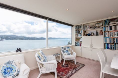 Photo of property in Oriana Apartments, 248 Oriental Parade, Oriental Bay, Wellington, 6011