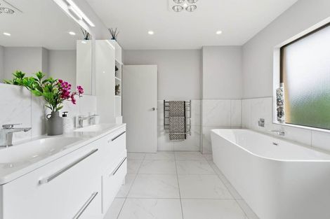 Photo of property in 5 Wisteria Way, Mairangi Bay, Auckland, 0630