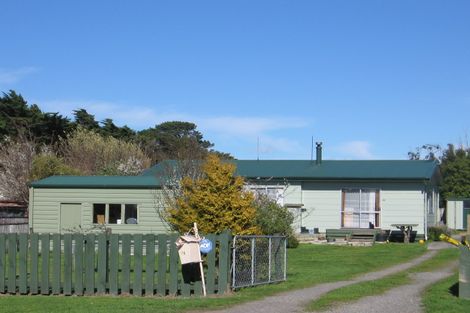 Photo of property in 76a Woodward Street East, Featherston, 5710