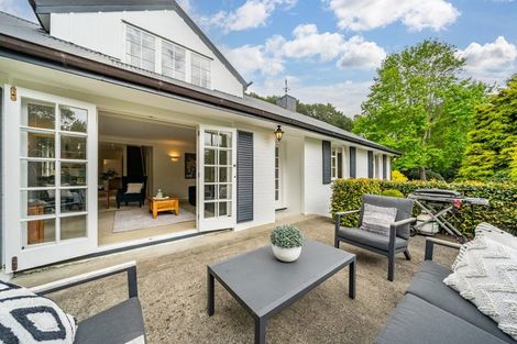 Photo of property in 88 Pinehaven Road, Pinehaven, Upper Hutt, 5019