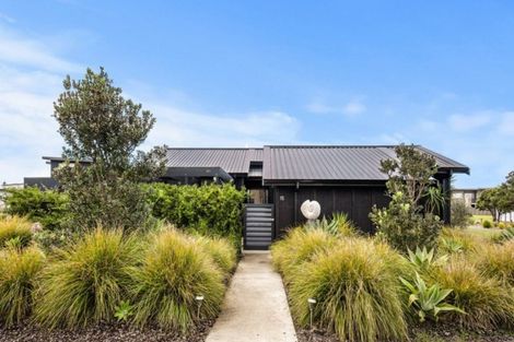 Photo of property in 15 Te Mana Street, Omaha, 0986