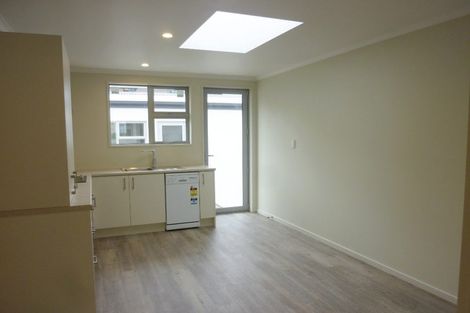 Photo of property in 2/33 Darvel Street, Riccarton, Christchurch, 8011