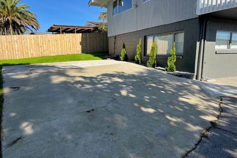 Photo of property in 79 Gossamer Drive, Pakuranga Heights, Auckland, 2010