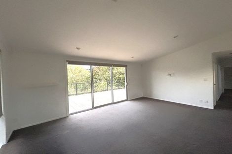 Photo of property in 16a Springdale Grove, Fitzherbert, Palmerston North, 4410