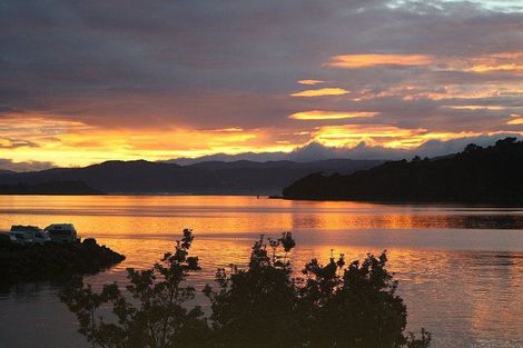 Photo of property in 98 Evans Bay Parade, Roseneath, Wellington, 6021