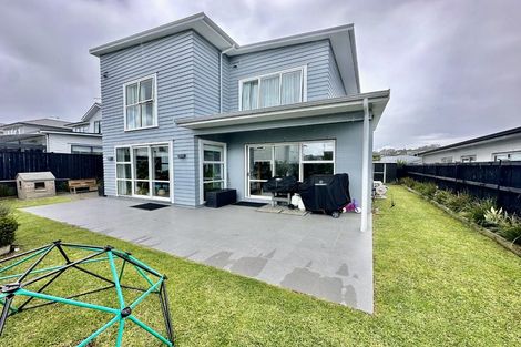 Photo of property in 19 Kukuwai Avenue, Red Beach, 0932