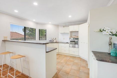 Photo of property in 17 Jacanas Place, Unsworth Heights, Auckland, 0632