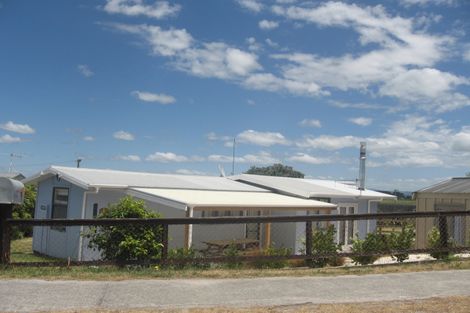 Photo of property in 122 Pukehina Parade, Pukehina, 3189